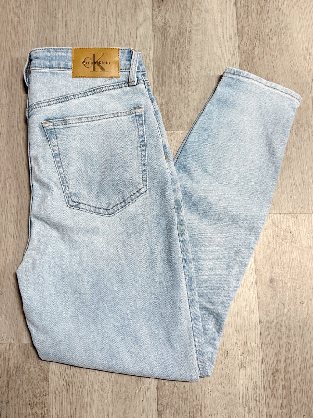 •CALVIN KLEIN• HIGH RISE SKINNY ANKLE JEANS